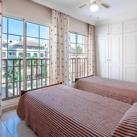 Terrazas Del Duque Apartment *